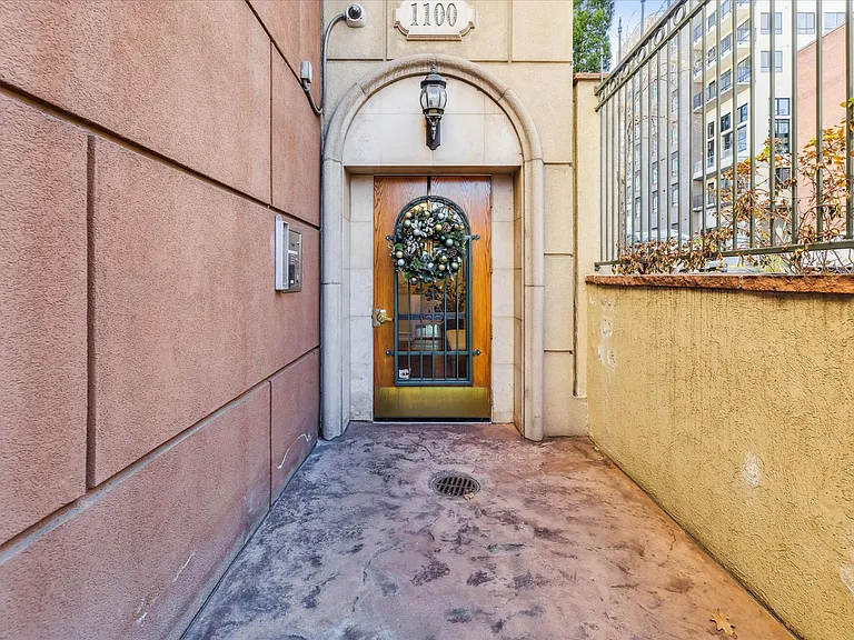 1100 Cherokee St #401 — Photo 4