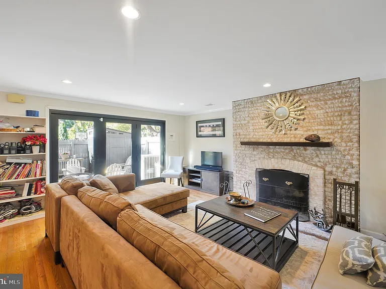 4732 Massachusetts Ave NW — Photo 27