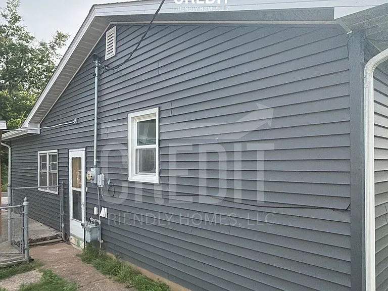 8303 Bluff St — Photo 2