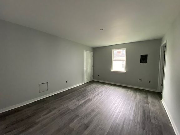 4th image of 1401 Carter St