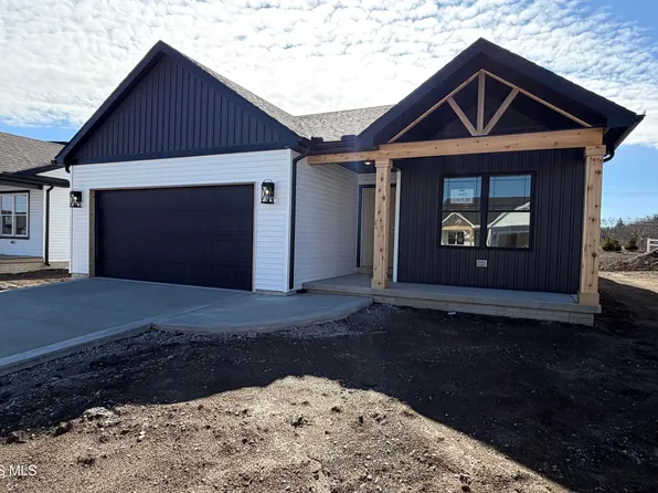 5032 Easton Dr, Oregon, OH 43616