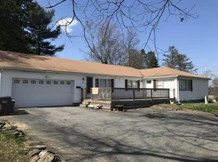28 Upland St, Auburn, MA 01501