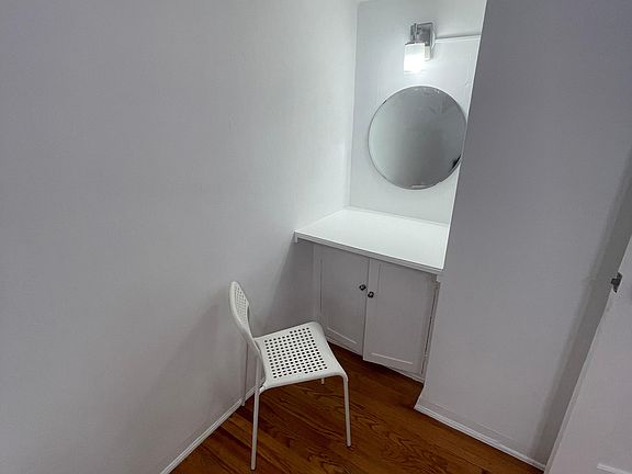 4th image of 7948 Blackburn Ave #6