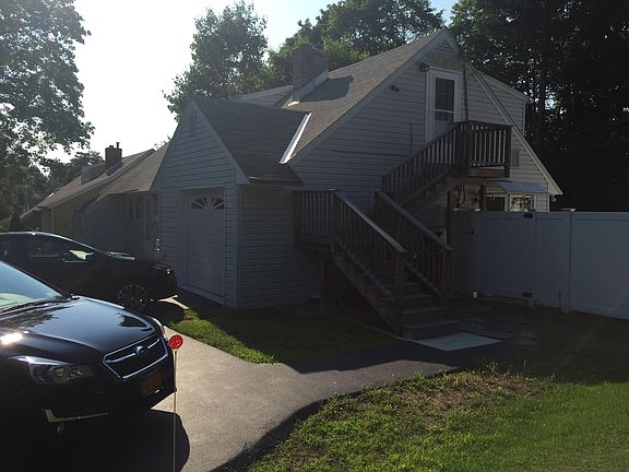 3rd image of 7 Dorwood Dr