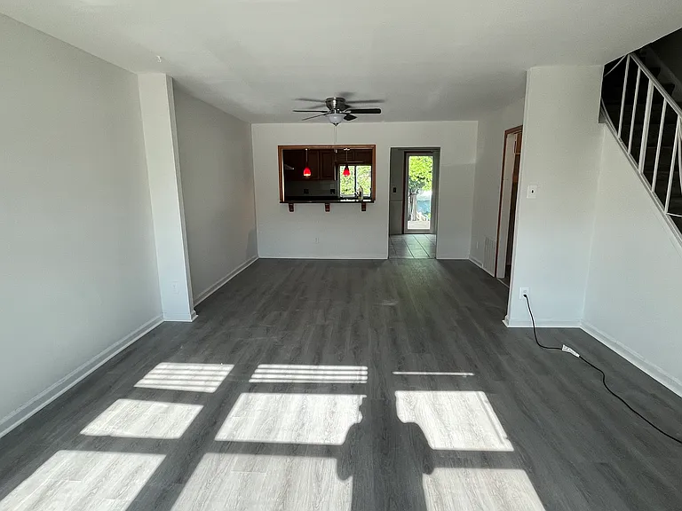 3633 E Crown Ave — Photo 3