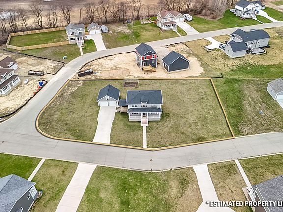 2nd image of 703 Oakwood Dr
