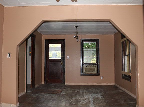2nd image of 1119 Saint Louis St
