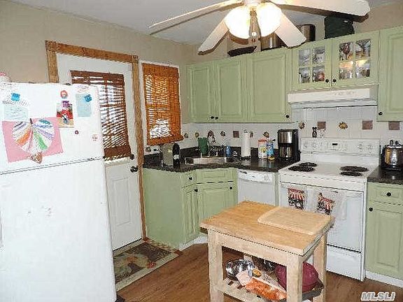 5th image of 2703 Falcon St