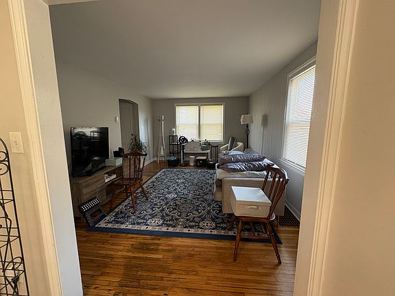 2nd image of 456 Linden Ave