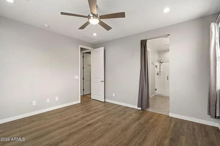 10768 W Kinderman Dr — Photo 8