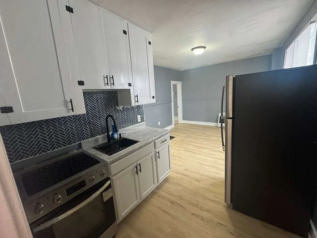 2 bed, $1,150 — Photo 3