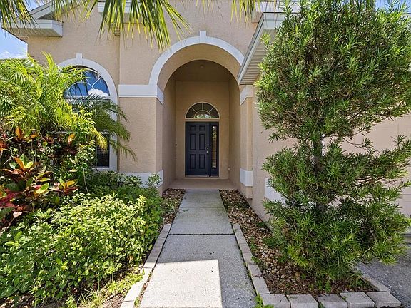 2nd image of 1833 MIRA LAGO CIRCLE