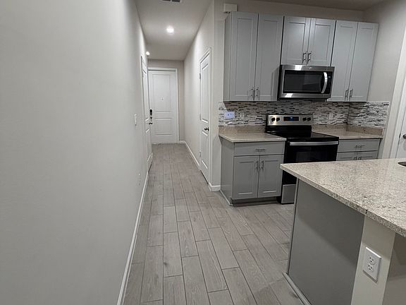 5th image of 909 Seabright Ave