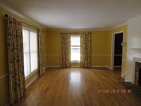 2nd image of 10 Oaklane Dr