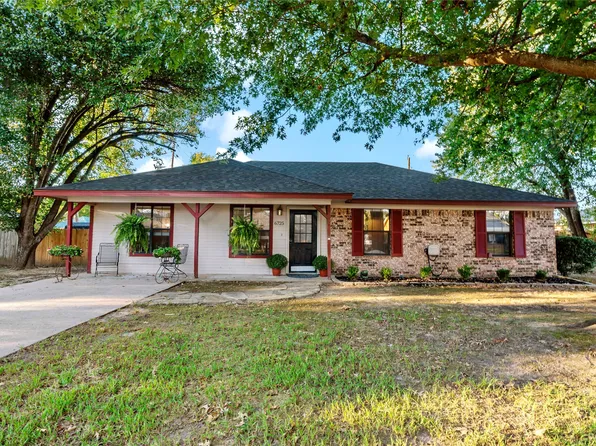 6725 Pecan Pl, Paris, TX 75462