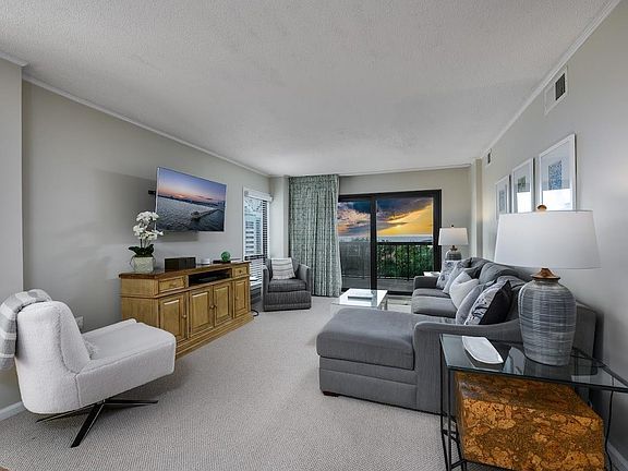 4th image of 311 N 69th Ave. N #601