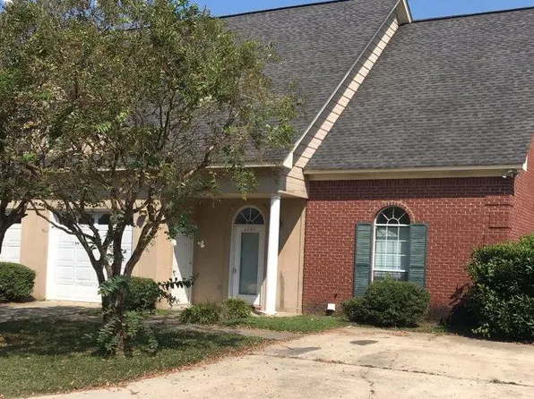 1183 Saint Andrews Ln, Starkville, MS 39759