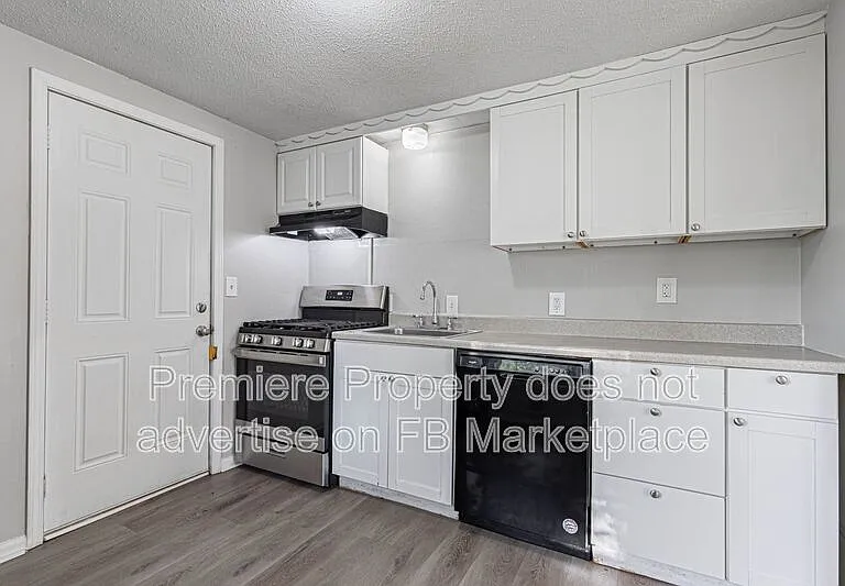 2503 S Vermont Ave — Photo 5