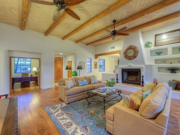 008_Living Room and Office.jpg