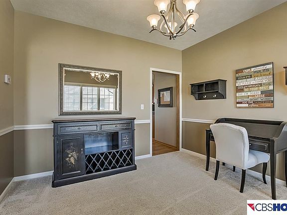 4th image of 307 N 202nd St