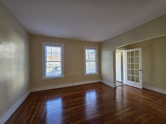5th image of 41 Hotchkiss St #A