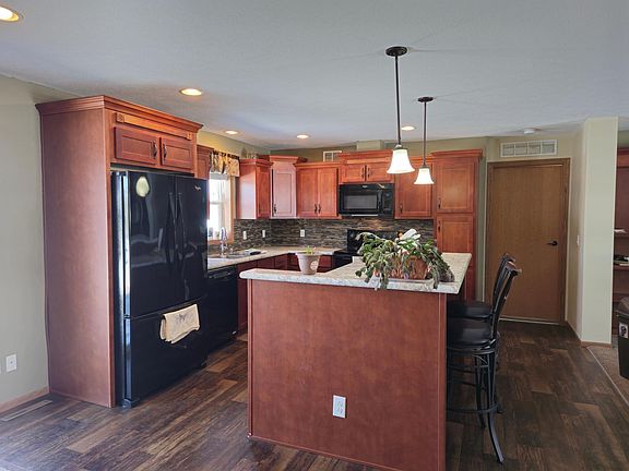4th image of 17631 440th St