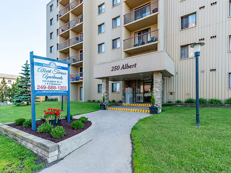 250 Albert St E — Photo 5