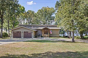 3rd image of 102 Lakeview Dr