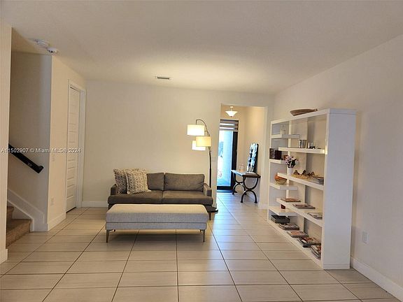 5th image of 10540 NW 78th Ter