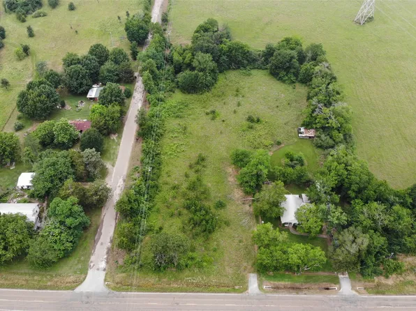 2942 Fm 859, Edgewood, TX 75117