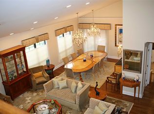 233 Linnet Ct, Manhasset, NY 11030