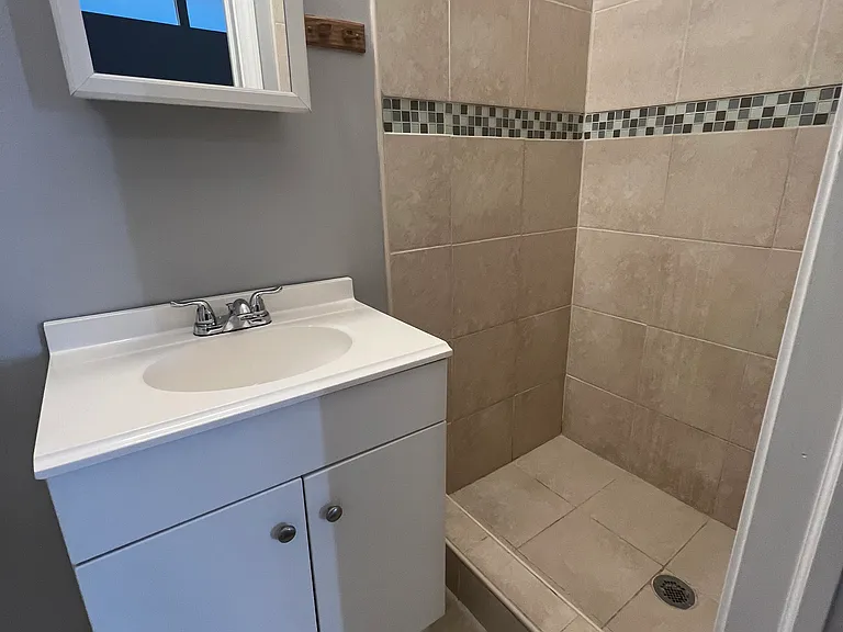 210 E End Ave #2B — Photo 24