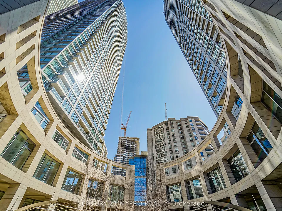 2191 Yonge St #2707