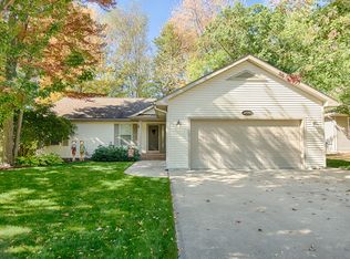 2519 Greenwich Cir, Midland, MI 48642