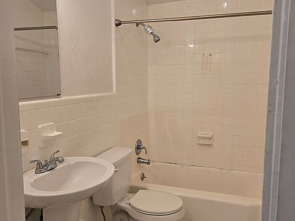 5th image of 113 Hillside Ave #5