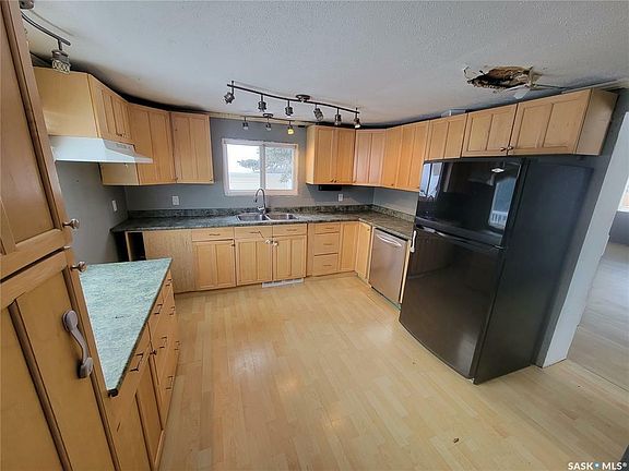 2nd image of 291 26th St W