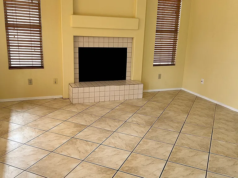 4426 E White Aster St — Photo 2
