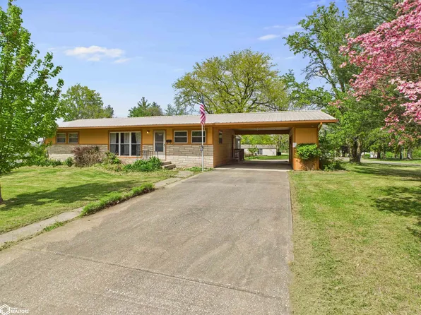 945 Webster St, Warsaw, IL 62379