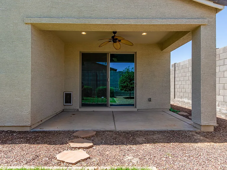 21398 W Holly St — Photo 32