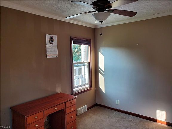 5th image of 224 E Dresden Ave
