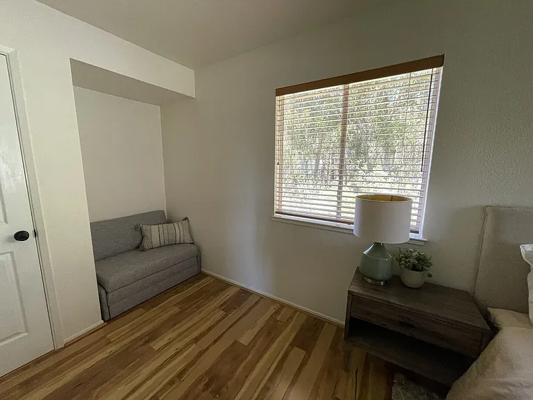 Palisades Ave — Photo 12