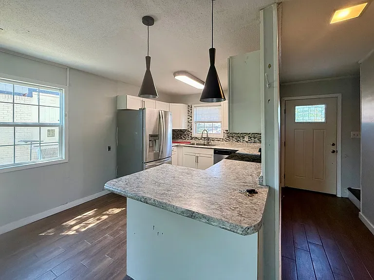 2213 Spence Cir — Photo 5