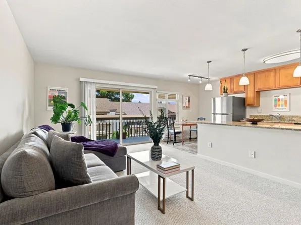 300 Glenwood Cir APT 258, Monterey, CA 93940