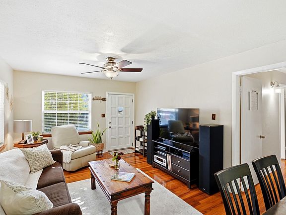 4th image of 2002 Fannie Dr