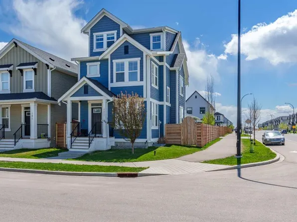 401 S Point Gln SW, Airdrie, AB T4B 4L1