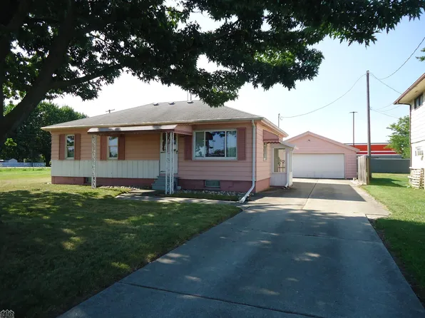 2075 Plank Rd, Cottrellville, MI 48039