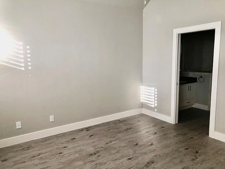 229 Riley Ln — Photo 9