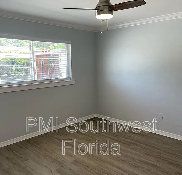 6367 Gateway Ave — Photo 5
