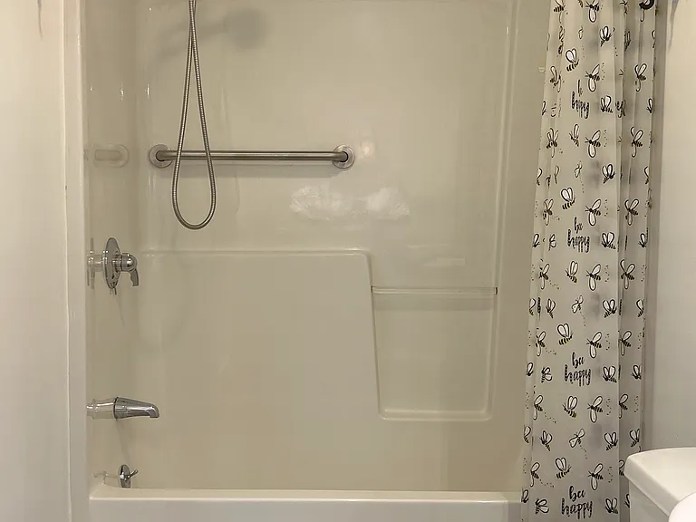 538 Main St #4 — Photo 15