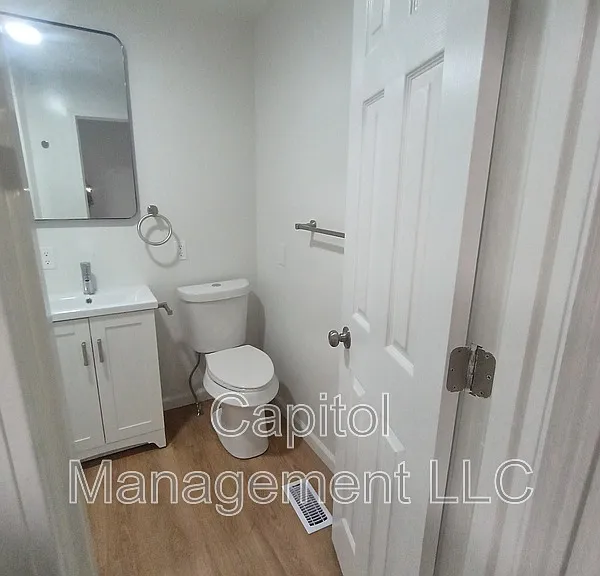 1120 N Chestnut St #1 — Photo 6